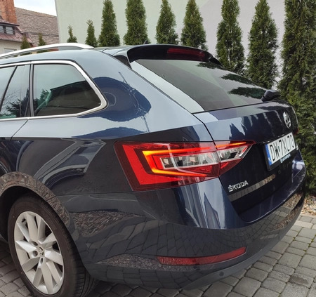 Skoda Superb cena 79900 przebieg: 170000, rok produkcji 2019 z Leśna małe 781